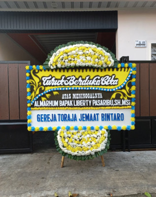 Papan Bunga Duka di Kadugenep