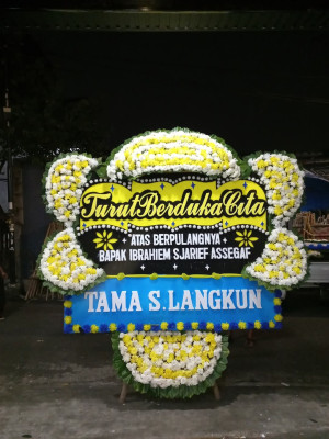 Papan Bunga Duka di Kadugenep